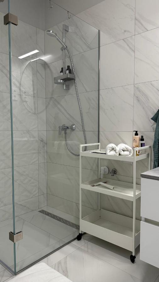 Mosonmagyaróvár Linden Apartman 001 - Adults Only מראה חיצוני תמונה